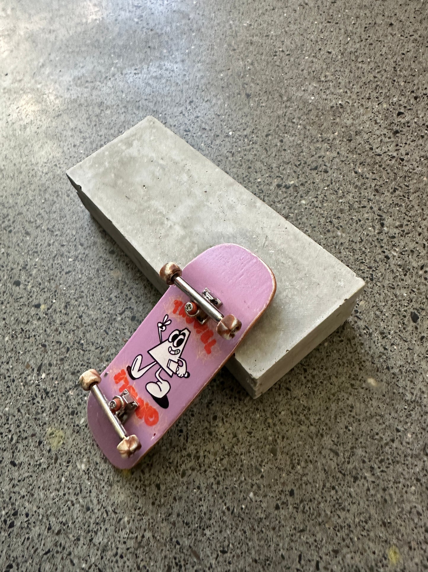 Pocket ledge