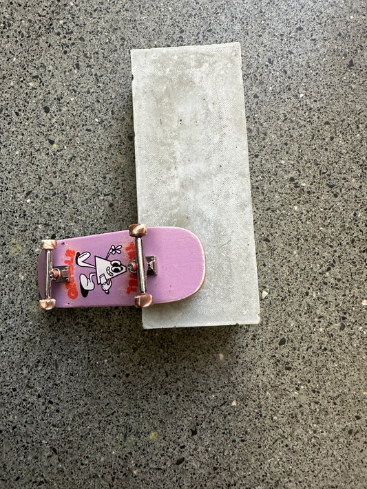 Pocket ledge