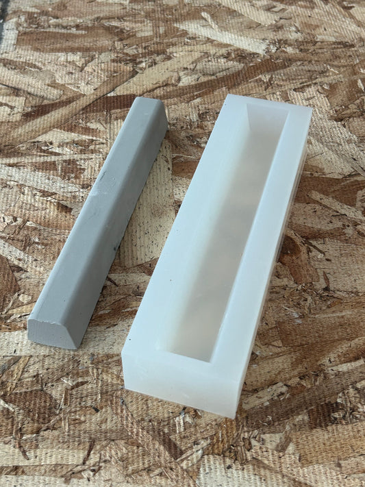Curb mould